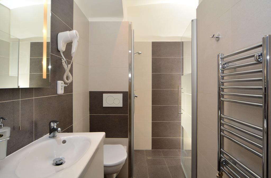 Navratilova Apartments Prag Zimmer foto